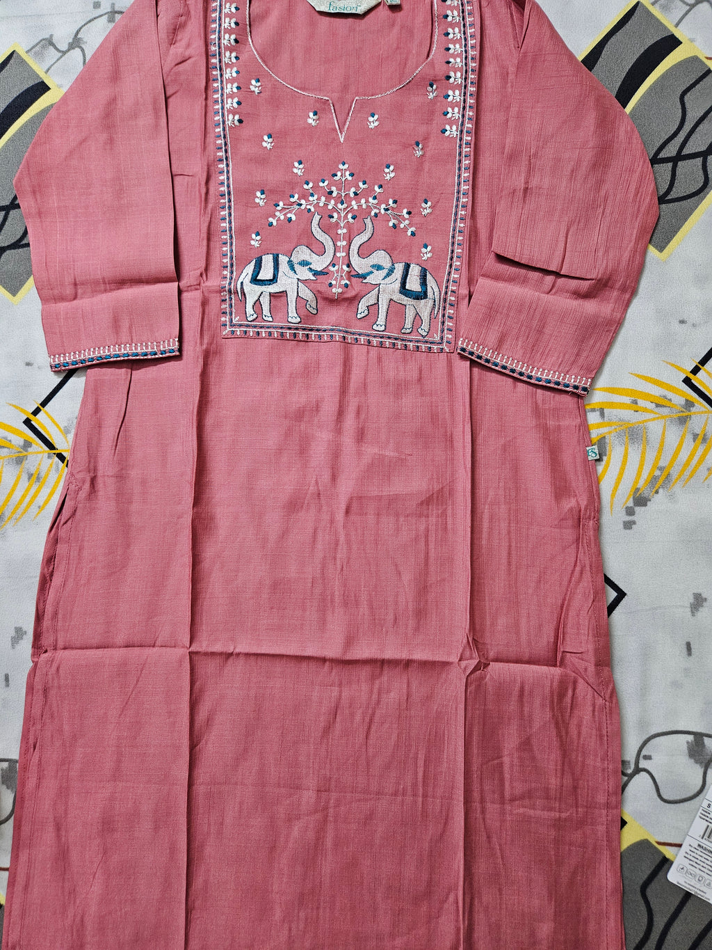 Pink Cotton Kurta with Embroidered Elephant Motif